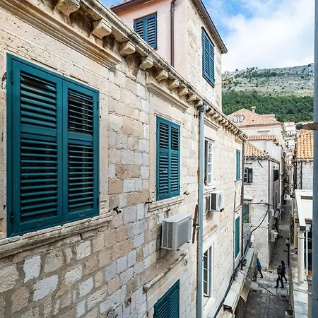 Laus I , In Old Town Dubrovnik